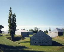 Vue du façade nord-ouest de la Poudrière à Fort Lennox.; Parks Canada Agency / Agence Parcs Canada
