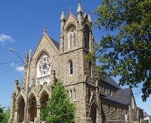 L’église Saint-Bernard vue de côté sud-ouest des rues Botsford et Queen.; Moncton Museum
