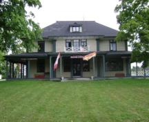 This photograph shows the contextual view of the building, 2007; Town of St. Andrews