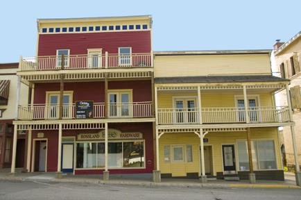 Collins Hotel on right, 2009