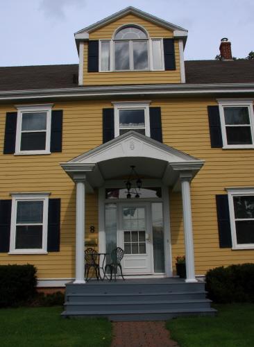 Showing detail of entrance