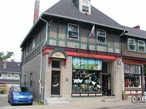 Corner Building