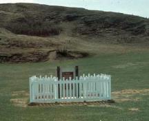 Treaty No. 7 plaque at Siksina 146.; Parks Canada | Parcs Canada