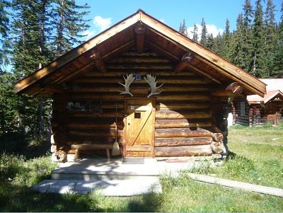 Raven Cabin Bunkhouse, façade principale