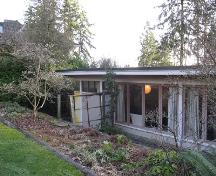 General view of the Binning Residence, showing its rectangular form, small scale and low massing; Parks Canada | Parcs Canada