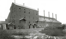 General view of the Carbide.; Library and Archives Canada / Bibliothèque et Archives Canada, PA 9048.