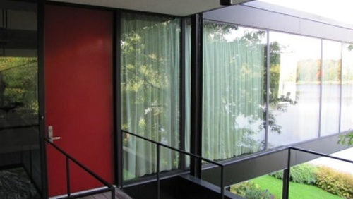 View of the principal entrance to the main level.
