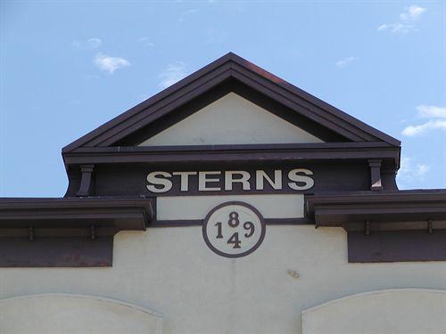 Pediment Feature