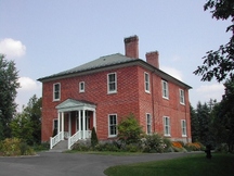 Vue en angle de Rideau Cottage, 2002.; National Capital Commission | Commission de la capitale nationale, 2002.