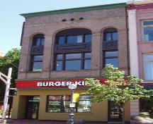 L'édifice de la Banque provinciale est maintenant occupé par un restaurant sur le premier étage et par des offices commerciaux sur le deuxième et troisième étages.; Moncton Museum