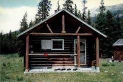 HooDoo Warden Cabin, Jasper National Park, Parks Canada / Chalet des gardes du parc de Hoodoo, Parc National Jasper, Parcs Canada