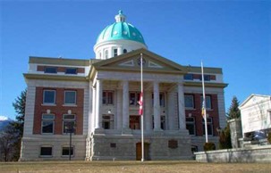 Revelstoke Courthouse, City of Revelstoke 2005 / Le palais de justice de Revelstoke, ville de Revelstoke 2005