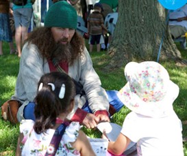 Learning from a Viking, Parks Canada / Une leçon d'un viking, Parcs Canada